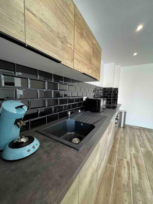 Grande Chambre Dans Loft A Deux Pas De La Plage Dunkirk Exterior foto